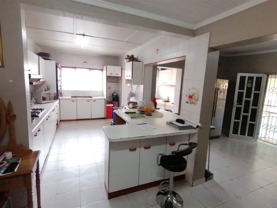 6 Bedroom Property for Sale in Durbell Western Cape